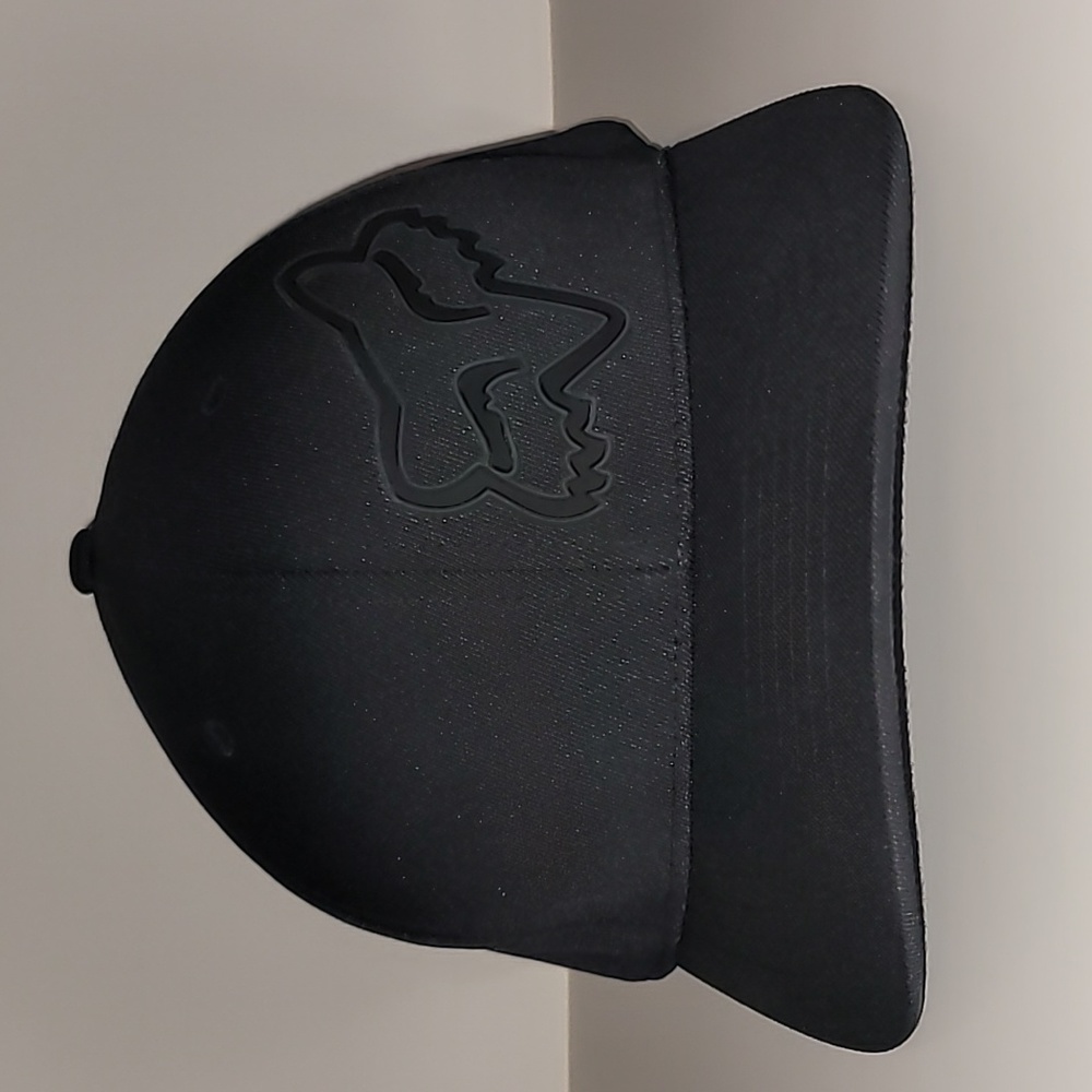Fox Racing flexfit hat - L/XL - black with black rubber Fox logo on right